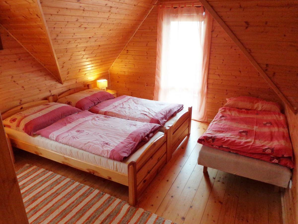 Drevenica Deni Villa Osturna Bagian luar foto
